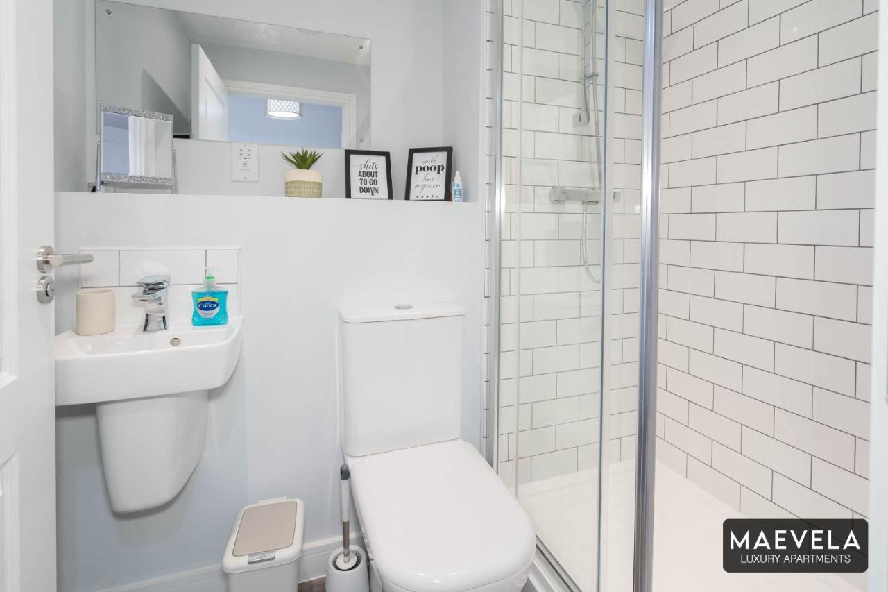 Maevela Apartments - Luxury Top Floor Penthouse - With Parking - 2 Bedroom New Build Apartment ✪ City Centre, Digbeth ✓ With Huge Patio Sliding Doors - City View - Rooftop Terrace - Ps4 & Smart Tv'S Birmingham Bagian luar foto