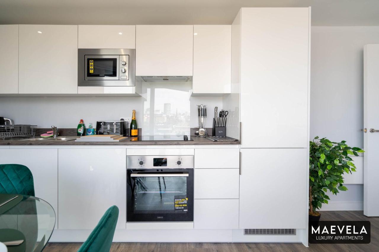 Maevela Apartments - Luxury Top Floor Penthouse - With Parking - 2 Bedroom New Build Apartment ✪ City Centre, Digbeth ✓ With Huge Patio Sliding Doors - City View - Rooftop Terrace - Ps4 & Smart Tv'S Birmingham Bagian luar foto