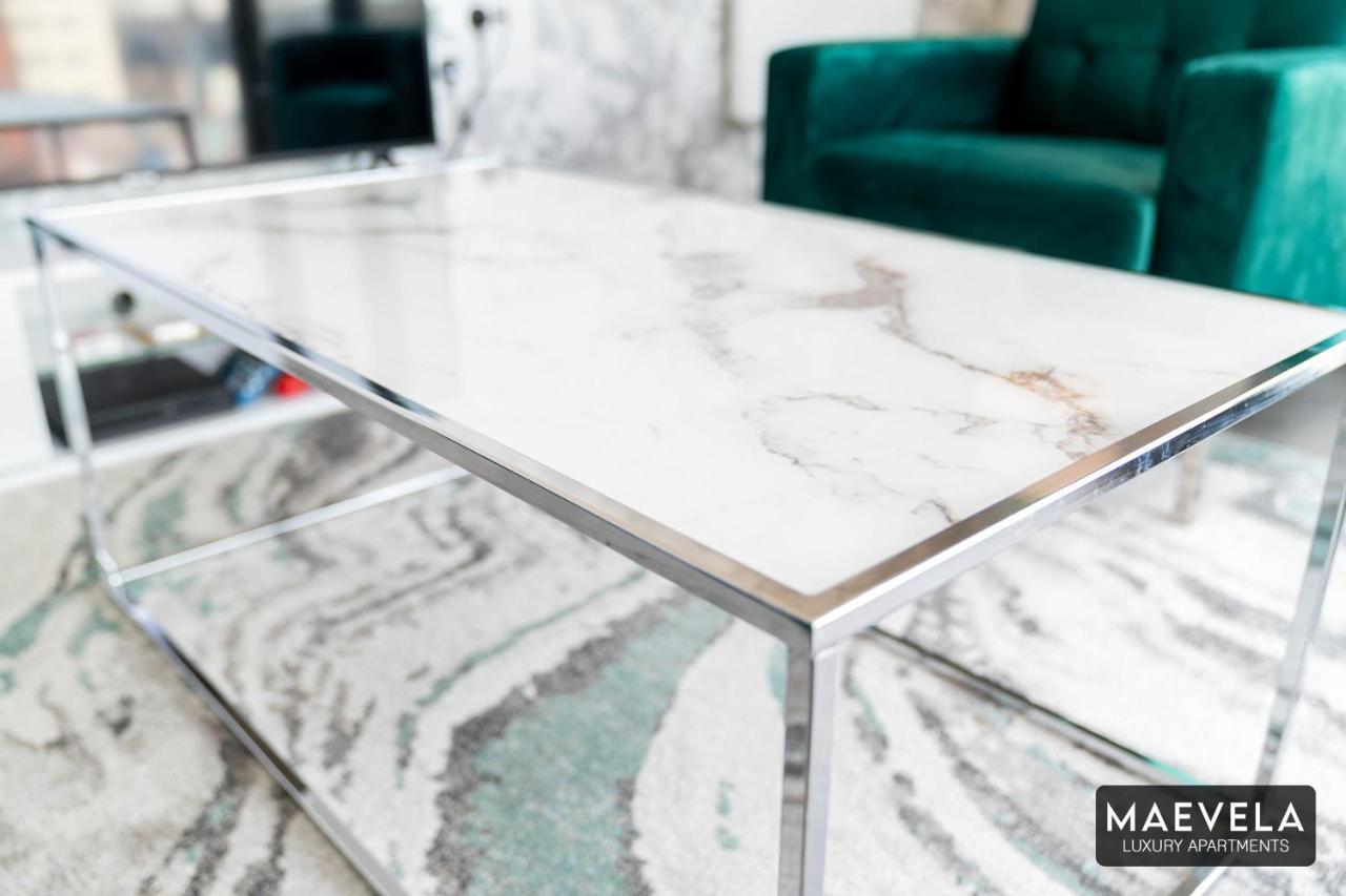 Maevela Apartments - Luxury Top Floor Penthouse - With Parking - 2 Bedroom New Build Apartment ✪ City Centre, Digbeth ✓ With Huge Patio Sliding Doors - City View - Rooftop Terrace - Ps4 & Smart Tv'S Birmingham Bagian luar foto
